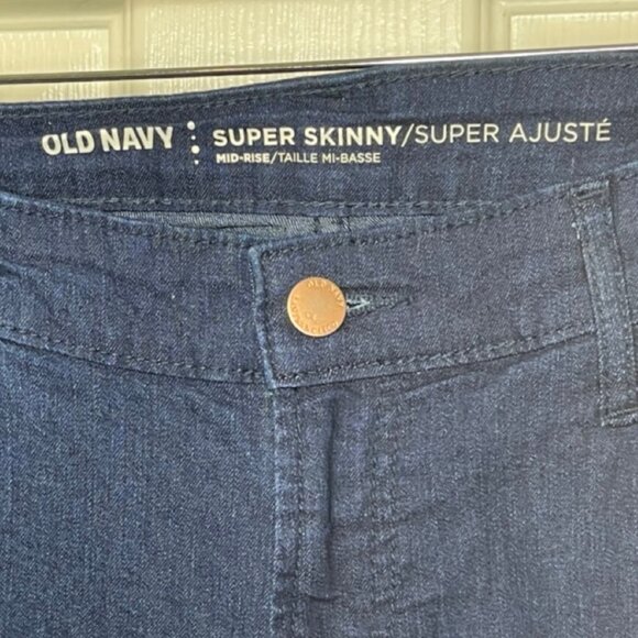 OLD NAVY | Super Skinny Mid-Rise Dark Wash Button Front Jeans | Size 12 - Picture 7 of 11
